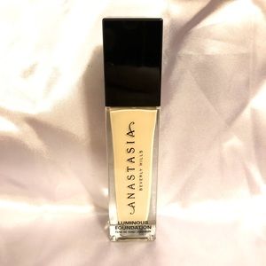 Anastasia Beverly Hills Luminous Foundation 120w fair light hydrating